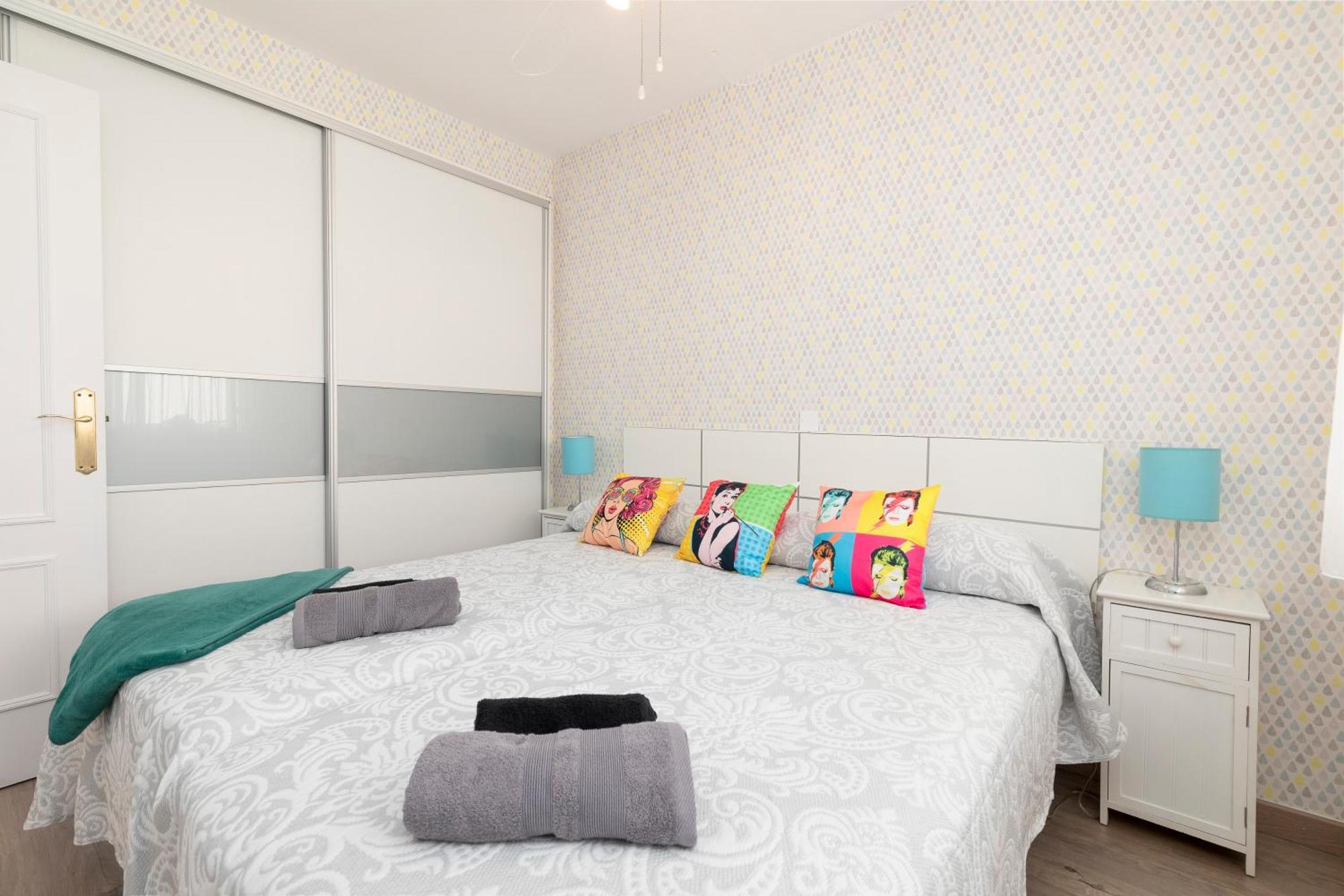 Retro Apartamento Divino Con Piscina Y Playa Familias Parejas Playa de Gandia Ngoại thất bức ảnh