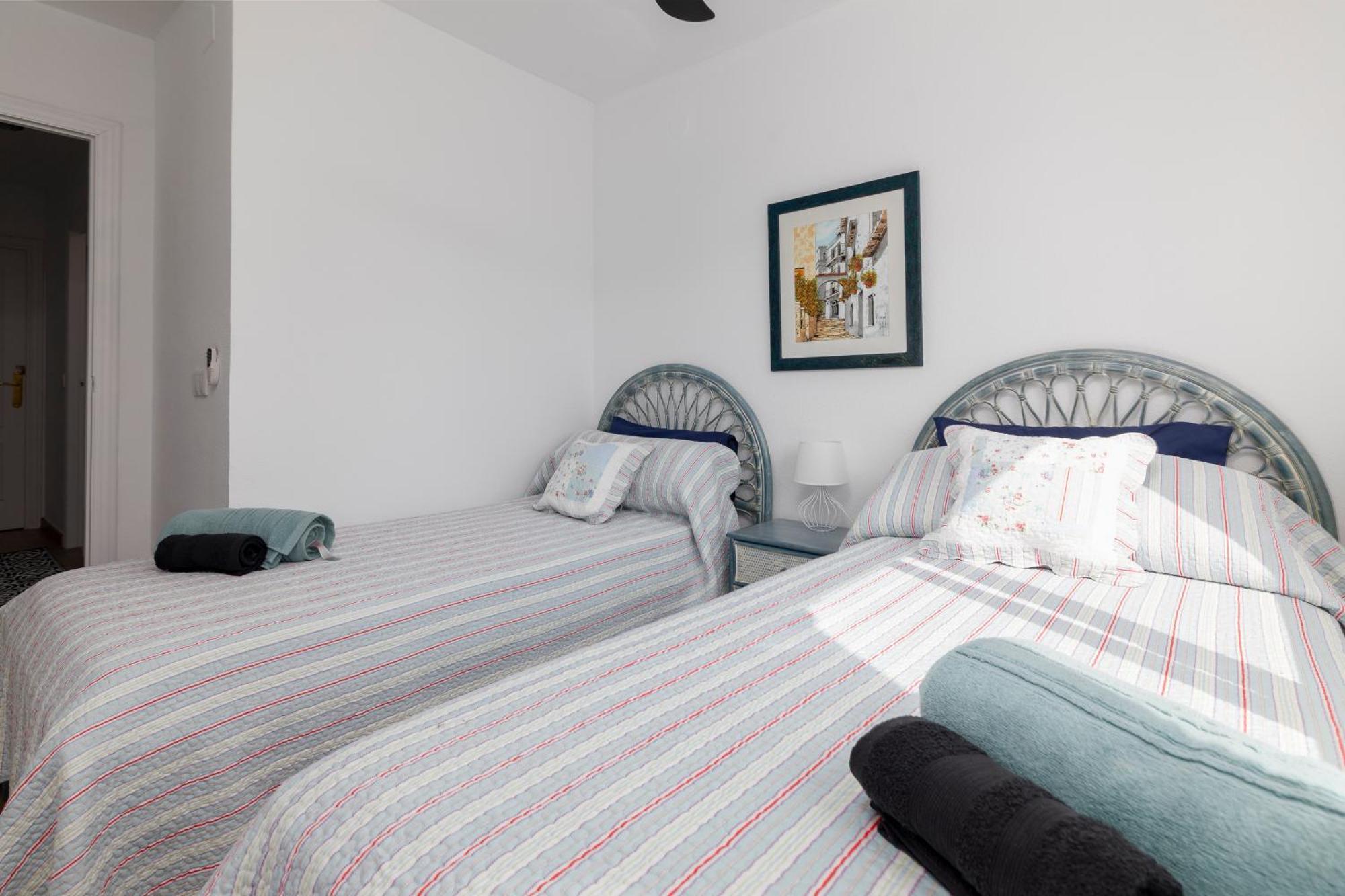 Retro Apartamento Divino Con Piscina Y Playa Familias Parejas Playa de Gandia Ngoại thất bức ảnh