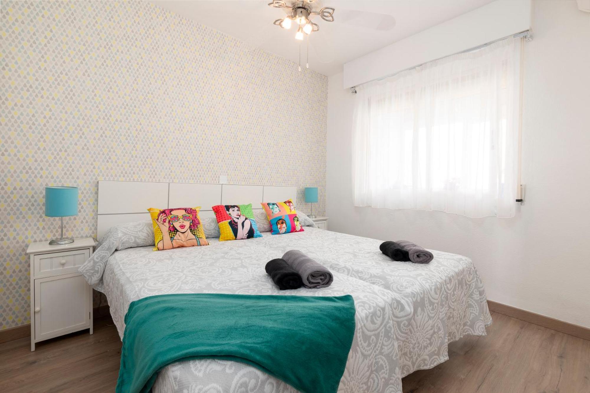 Retro Apartamento Divino Con Piscina Y Playa Familias Parejas Playa de Gandia Ngoại thất bức ảnh