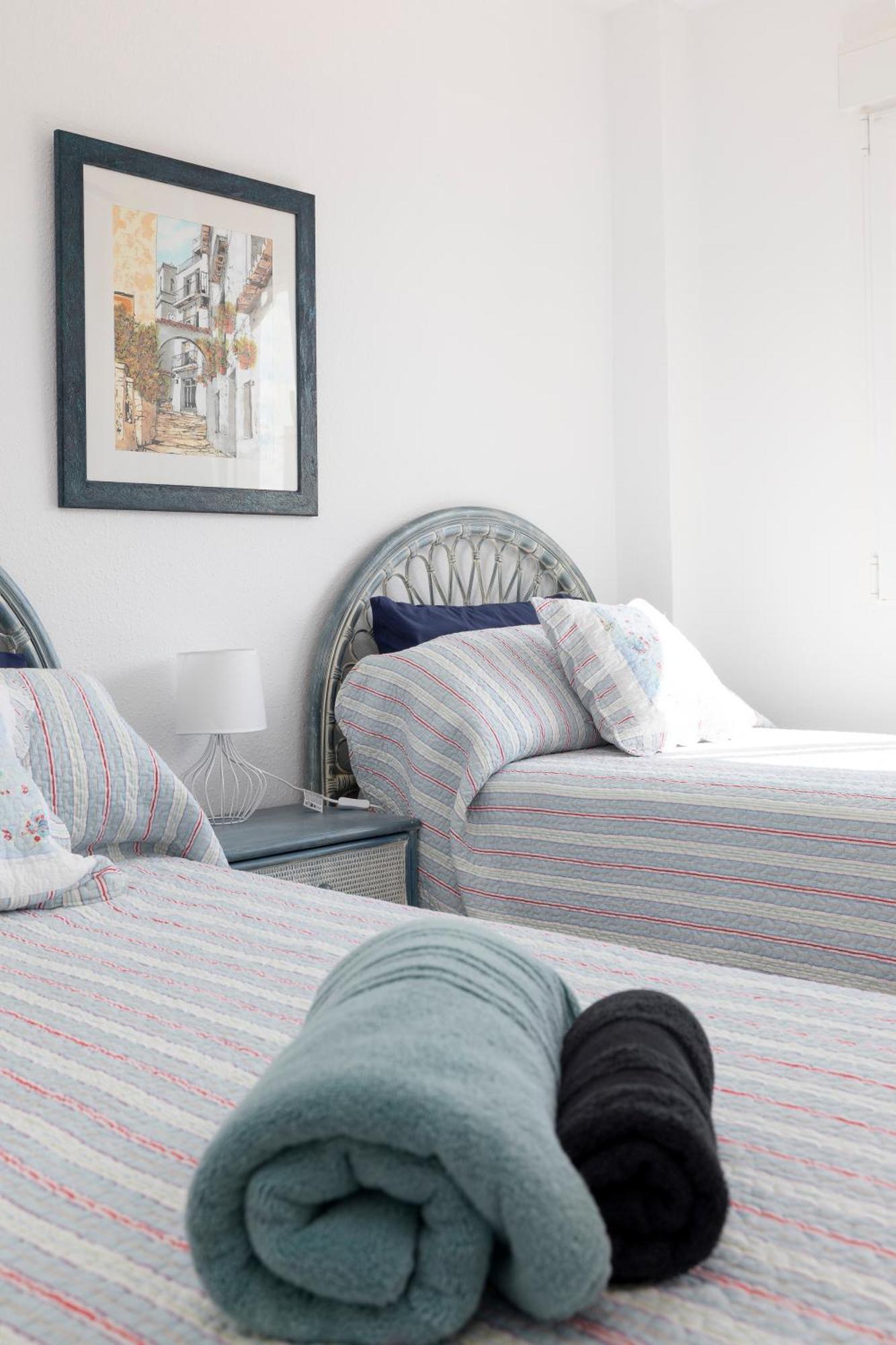 Retro Apartamento Divino Con Piscina Y Playa Familias Parejas Playa de Gandia Ngoại thất bức ảnh